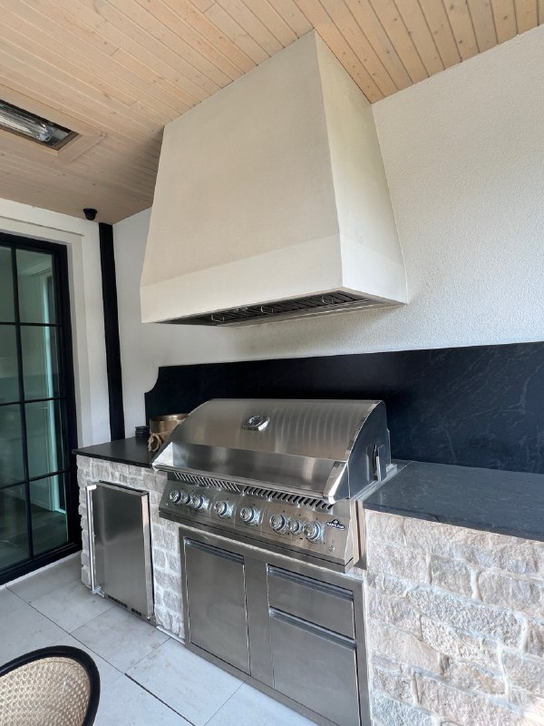 Outdoor concrete range hood surround